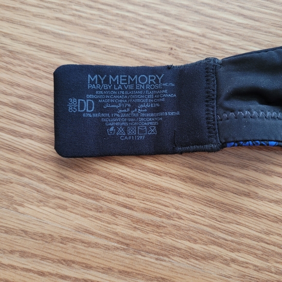 2/$40 NWOT La Vie En Rose bra - Picture 2 of 2